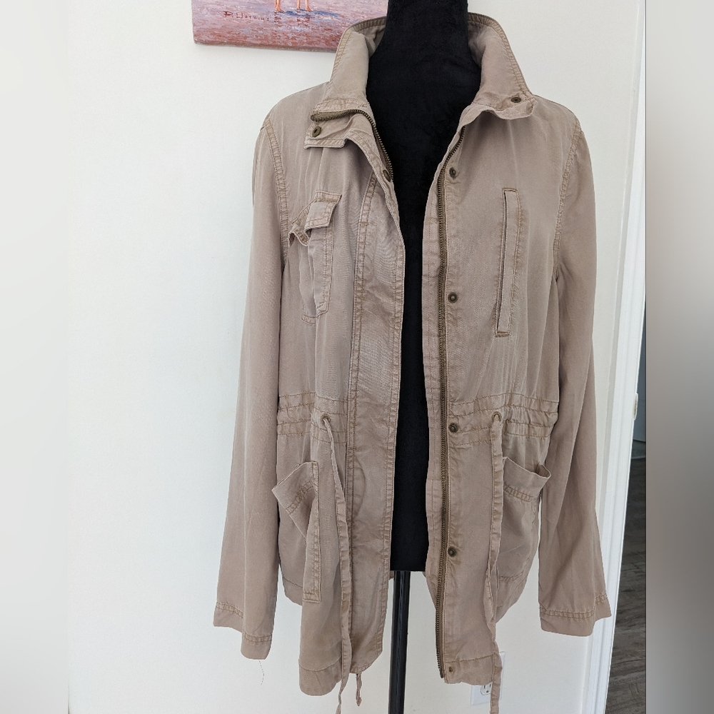 🍁 SO utility jacket. Ultra soft, sustainable tencel fabric